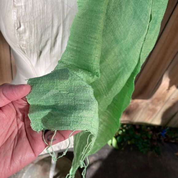 NUBBY Raw SILK SCARF APPLE GREEN 16" x  66" - Picture 3 of 4